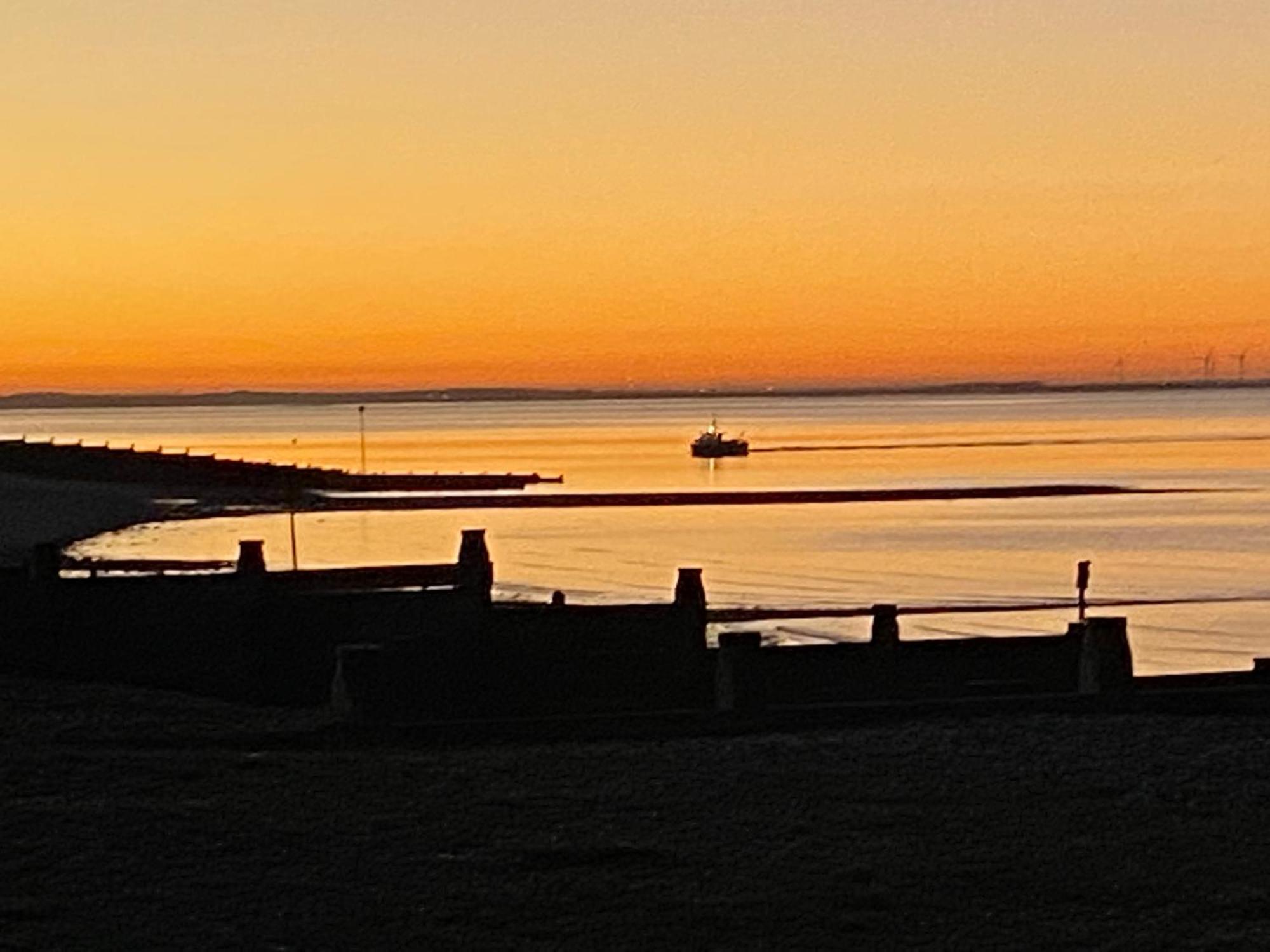 Bright Suite Whitstable Bagian luar foto
